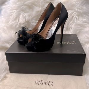 Bartley Mischka pump peep toe high heels feather accent. 4 3/4inch heel platform